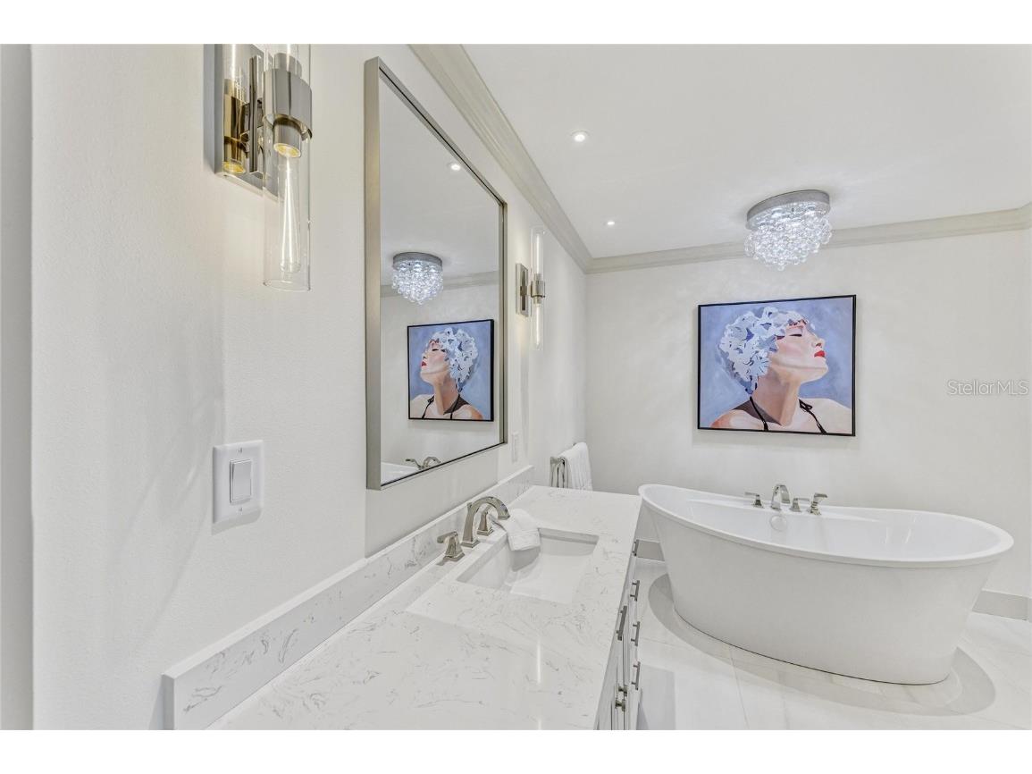 605 Key Royale Drive Holmes Beach FL 34217 - GULF OF MEXICO A4670953 image44