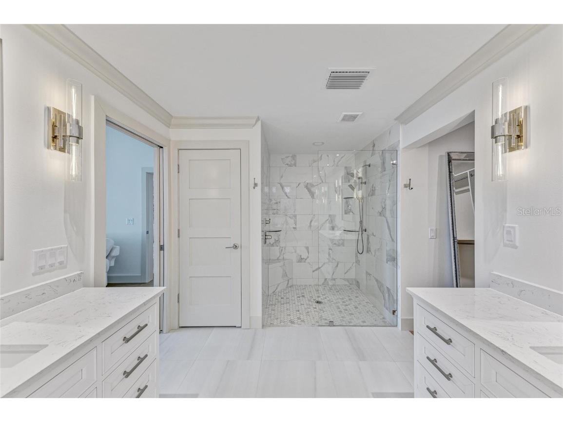 605 Key Royale Drive Holmes Beach FL 34217 - GULF OF MEXICO A4670953 image46