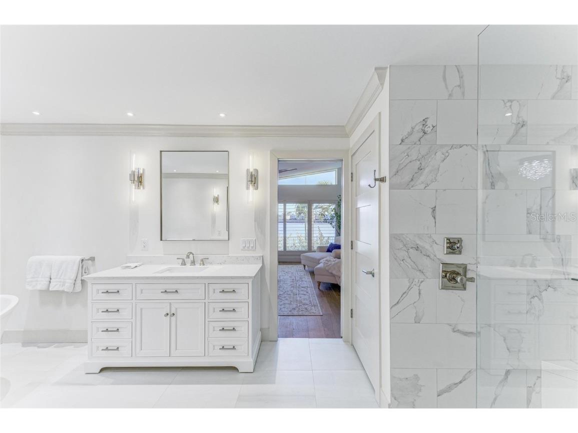 605 Key Royale Drive Holmes Beach FL 34217 - GULF OF MEXICO A4670953 image48