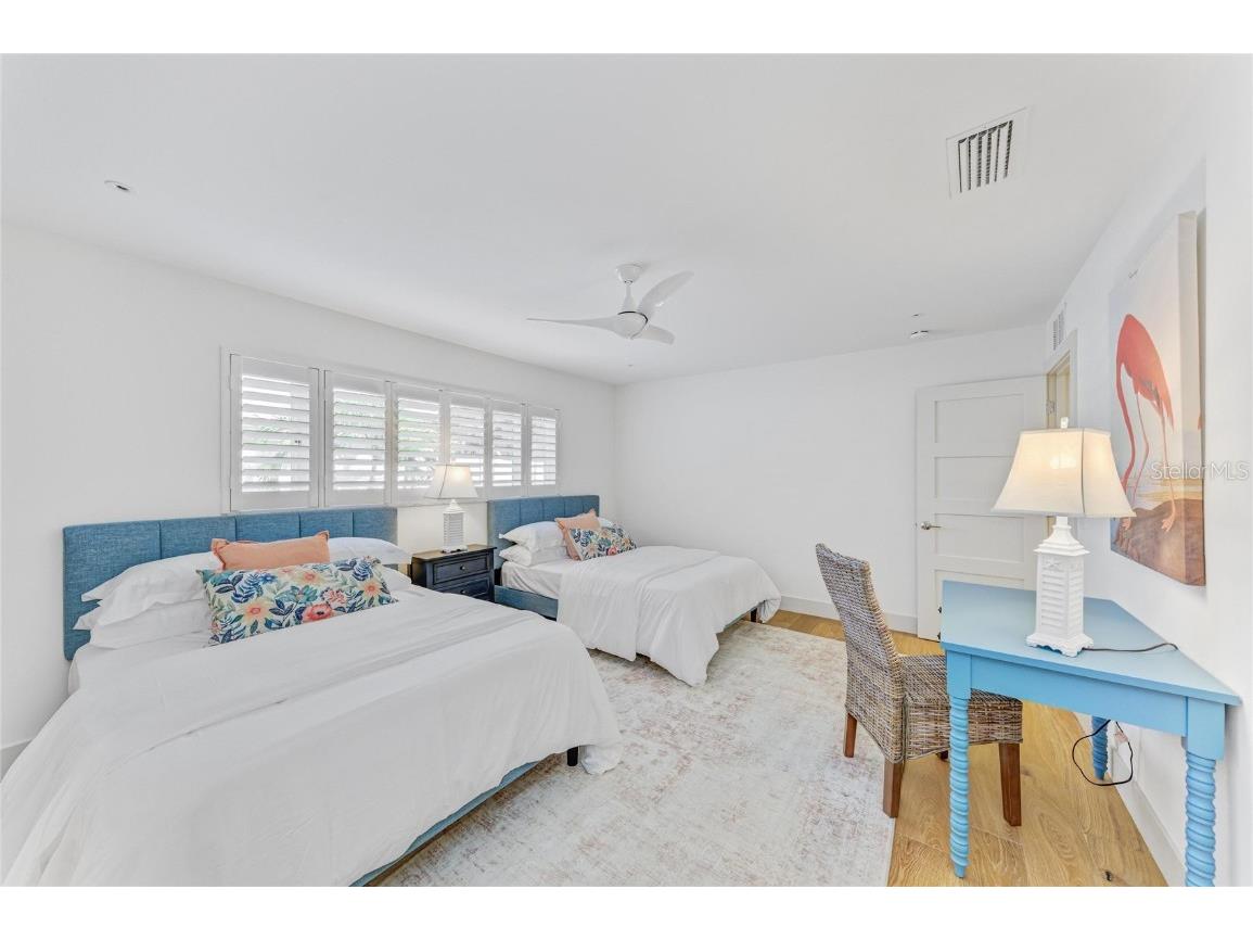 605 Key Royale Drive Holmes Beach FL 34217 - GULF OF MEXICO A4670953 image51