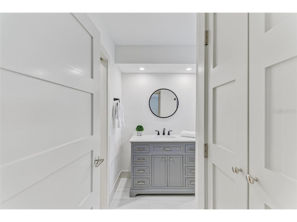 605 Key Royale Drive Holmes Beach FL 34217 - GULF OF MEXICO A4670953 image52