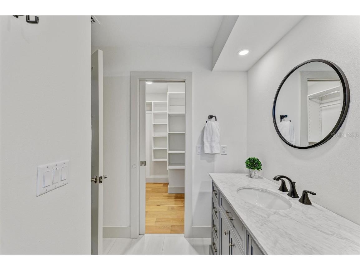 605 Key Royale Drive Holmes Beach FL 34217 - GULF OF MEXICO A4670953 image54