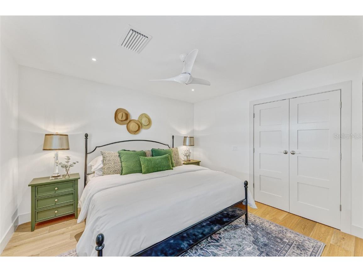 605 Key Royale Drive Holmes Beach FL 34217 - GULF OF MEXICO A4670953 image62