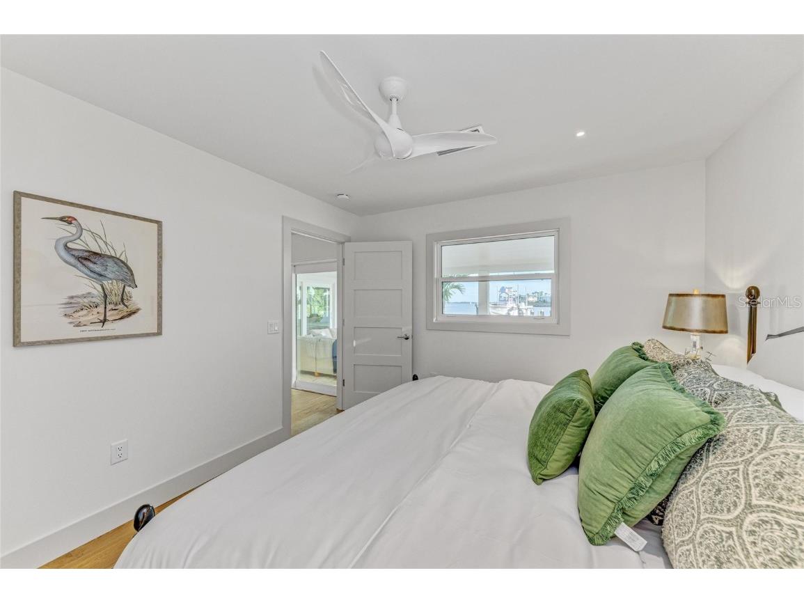 605 Key Royale Drive Holmes Beach FL 34217 - GULF OF MEXICO A4670953 image64