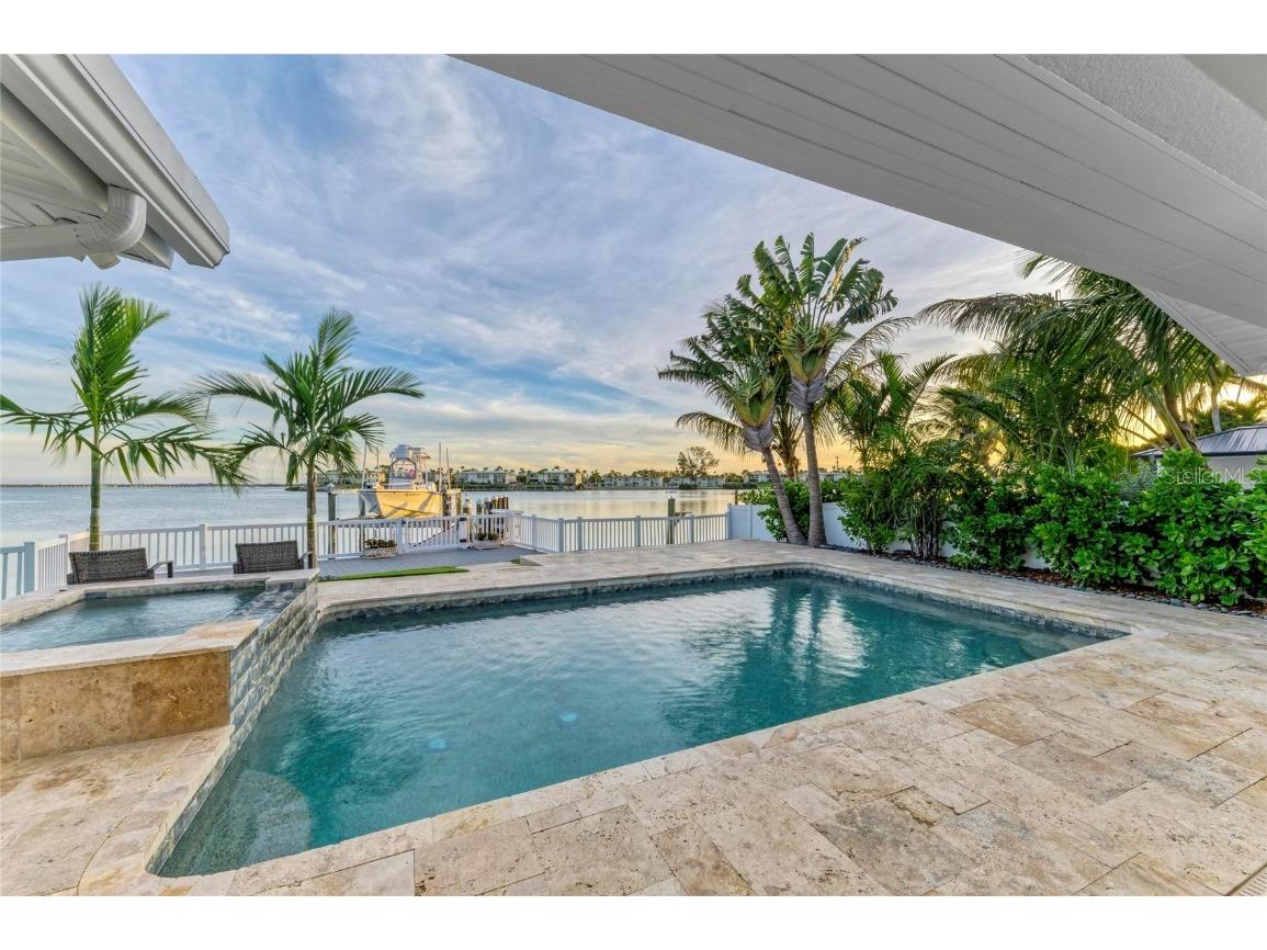 605 Key Royale Drive Holmes Beach FL 34217 - GULF OF MEXICO A4670953 image76