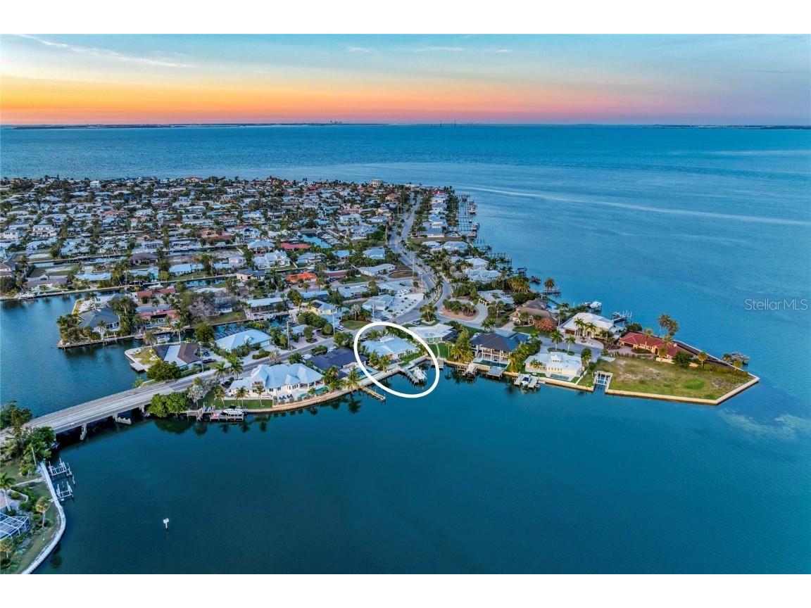 605 Key Royale Drive Holmes Beach FL 34217 - GULF OF MEXICO A4670953 image9