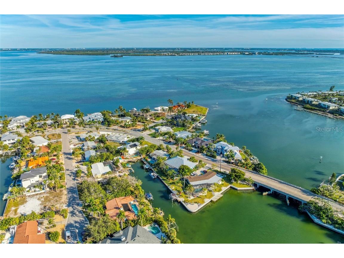 605 Key Royale Drive Holmes Beach FL 34217 - GULF OF MEXICO A4670953 image91