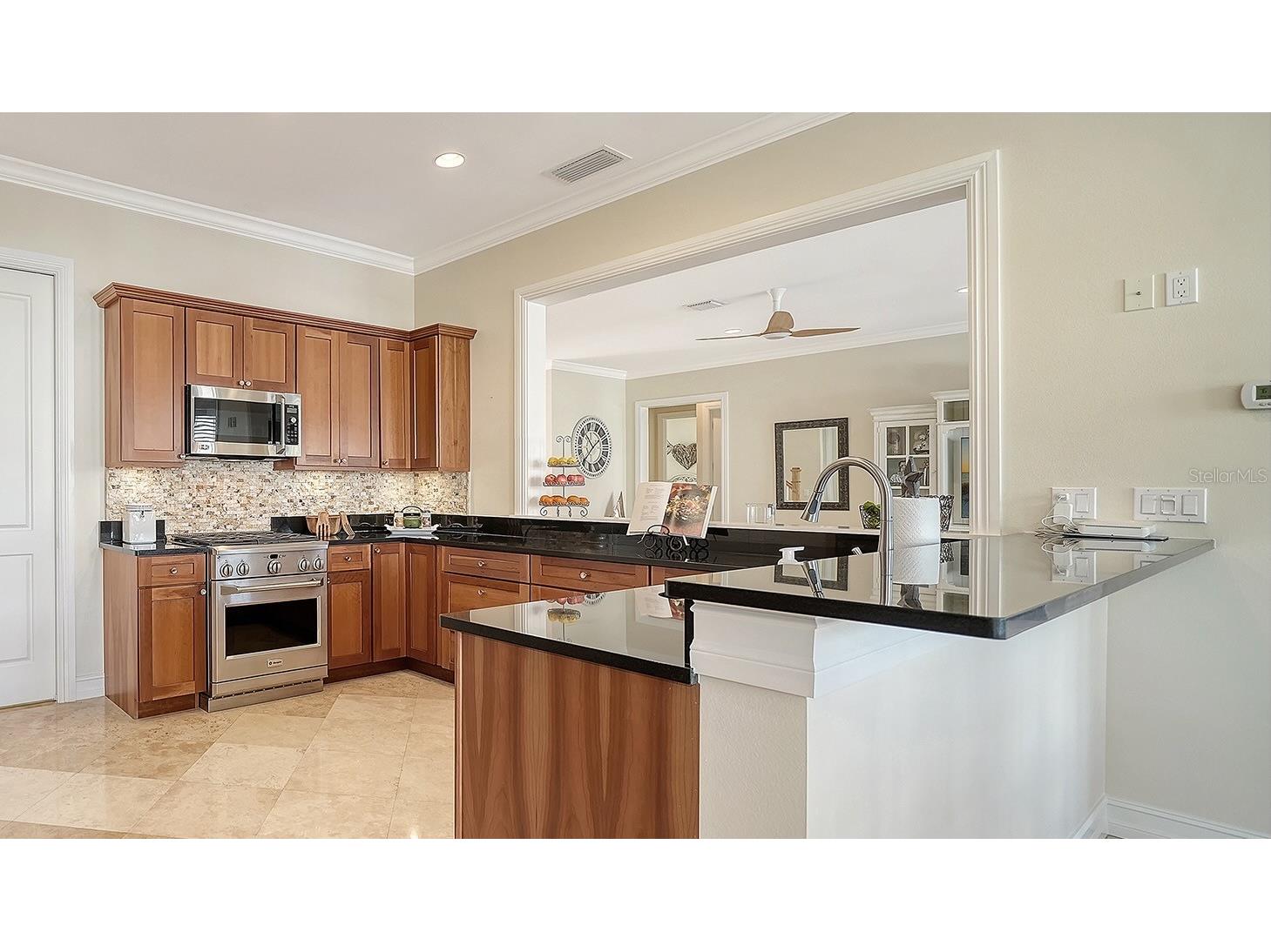 605 N Point Drive Holmes Beach FL 34217 - BIMINI BAY A4683720 image37