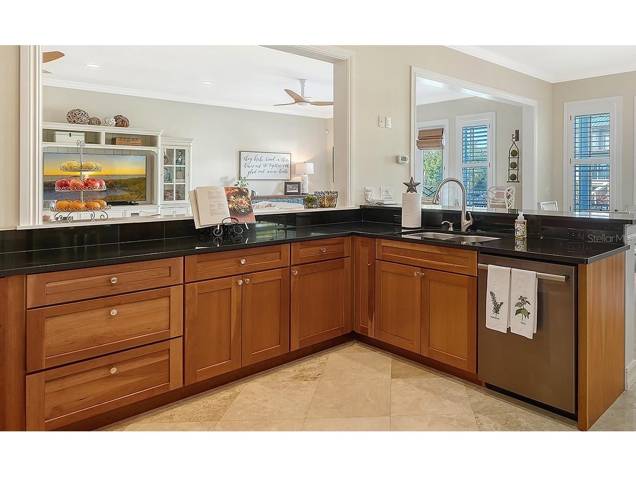 605 N Point Drive Holmes Beach FL 34217 - BIMINI BAY A4683720 image40