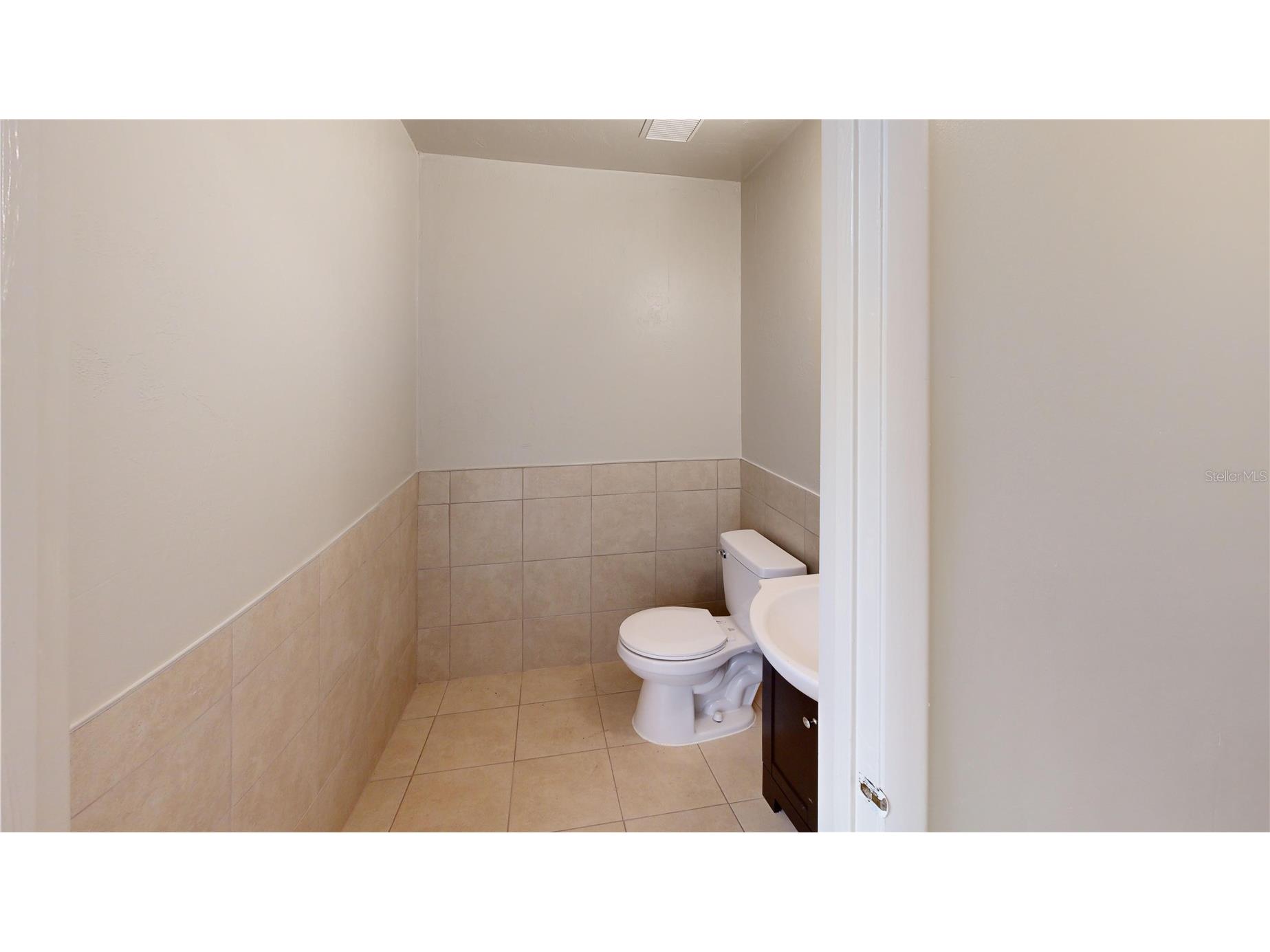 605 NW 53rd Avenue #A-18 Gainesville FL 32653 GC540143 image9