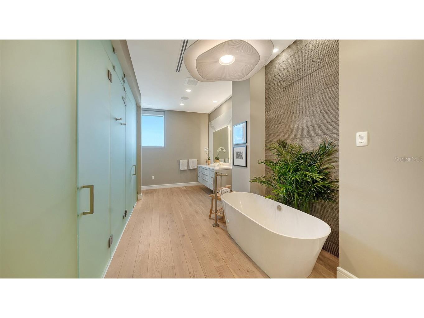 605 S Gulfstream Avenue #12 Sarasota FL 34236 A4665044 image26