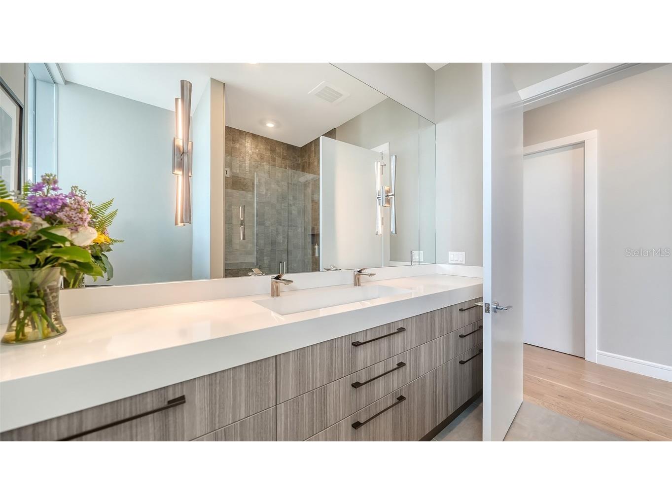 605 S Gulfstream Avenue #12 Sarasota FL 34236 A4665044 image32