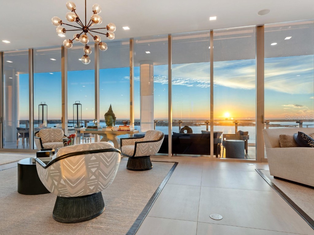 605 S Gulfstream Avenue #17 Sarasota FL 34236 - SARASOTA BAY A4596740 image1