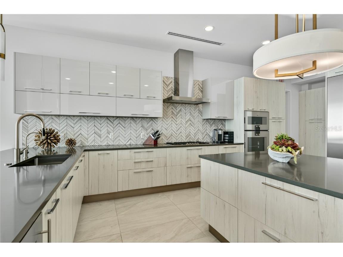 605 S Gulfstream Avenue #5S Sarasota FL 34236 - SARASOTA BAY A4662263 image8