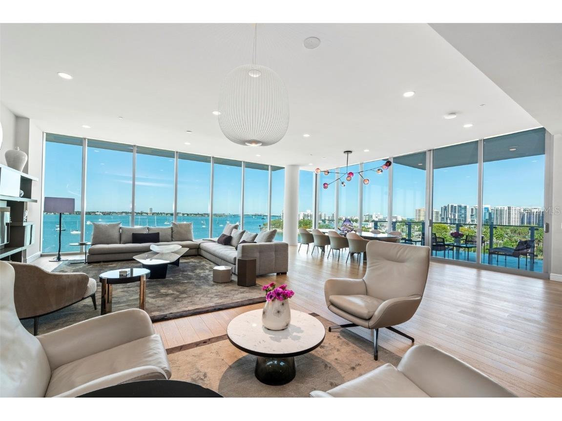 605 S Gulfstream Avenue #6N Sarasota FL 34236 - SARASOTA BAY A4605840 image1