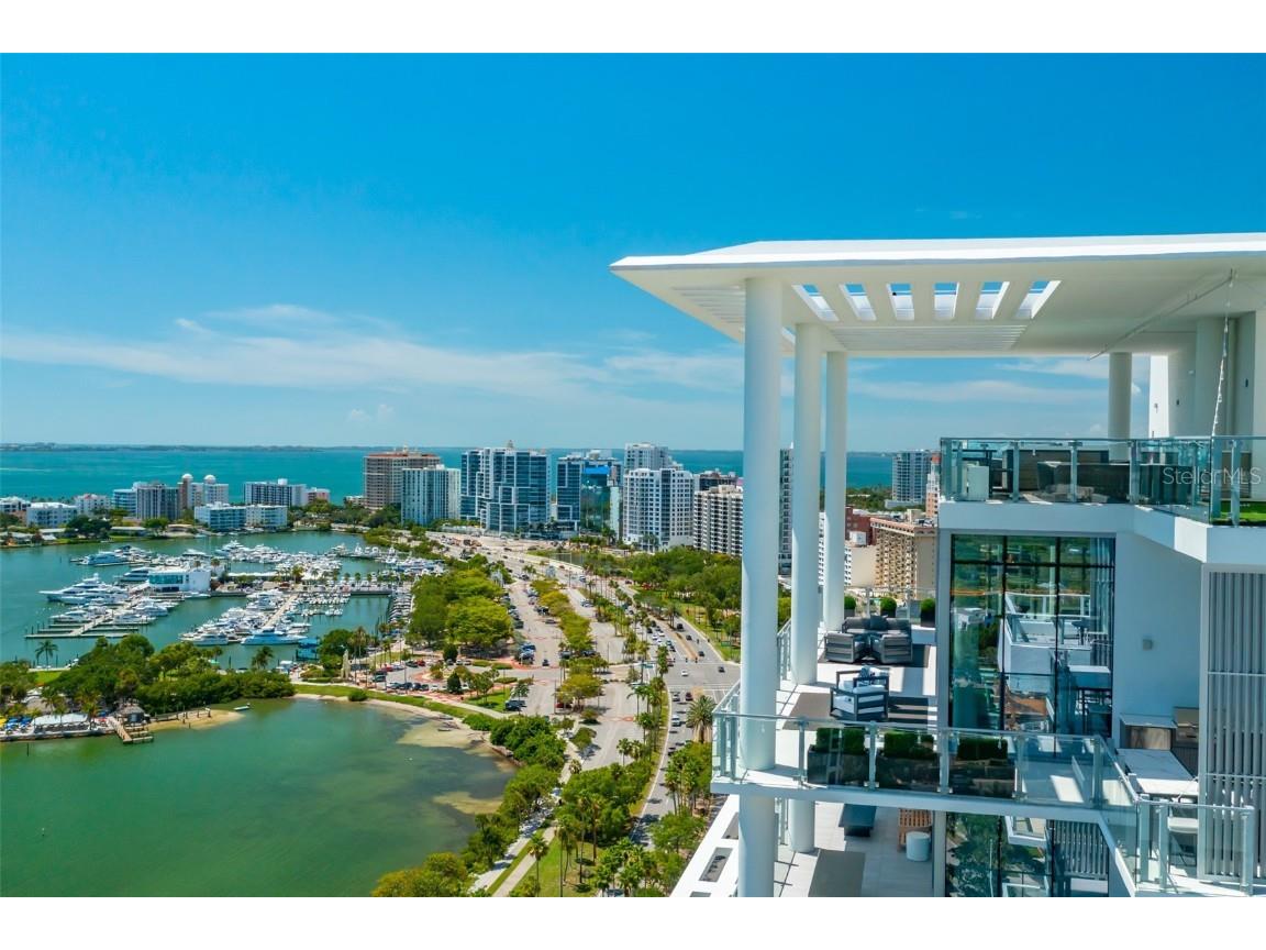 605 S Gulfstream Avenue #PH 18 Sarasota FL 34236 - SARASOTA BAY A4555212 image1
