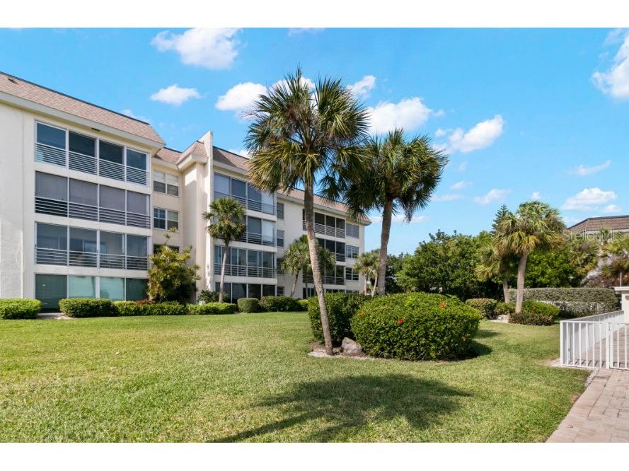 605 Sutton Place #102 Longboat Key FL 34228 A4681310 image1