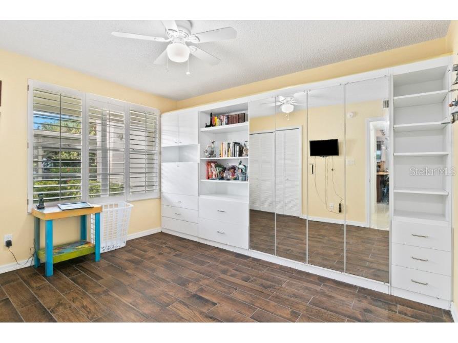 605 Sutton Place #102 Longboat Key FL 34228 A4681310 image16