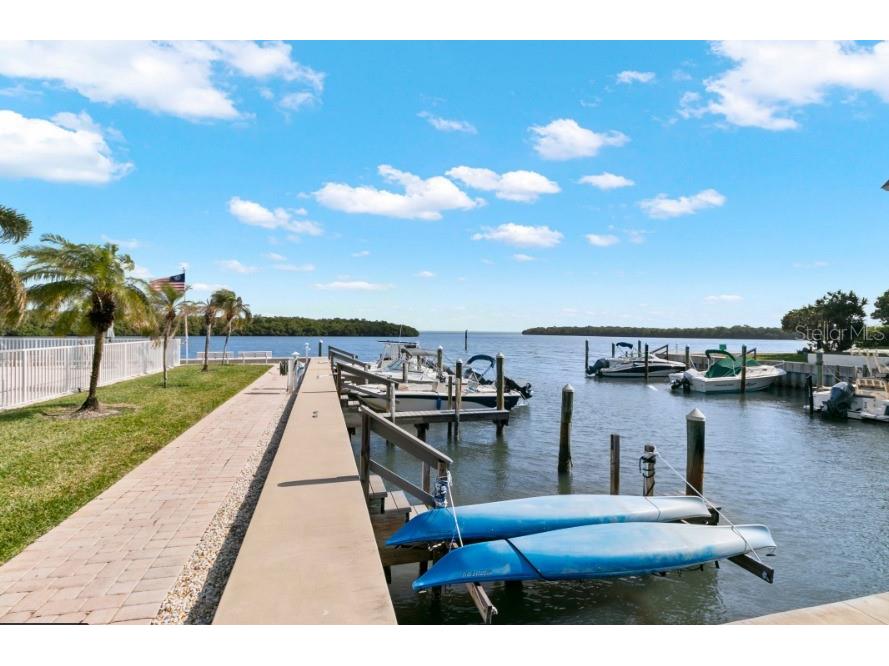 605 Sutton Place #102 Longboat Key FL 34228 A4681310 image24