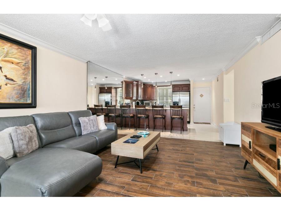 605 Sutton Place #102 Longboat Key FL 34228 A4681310 image5