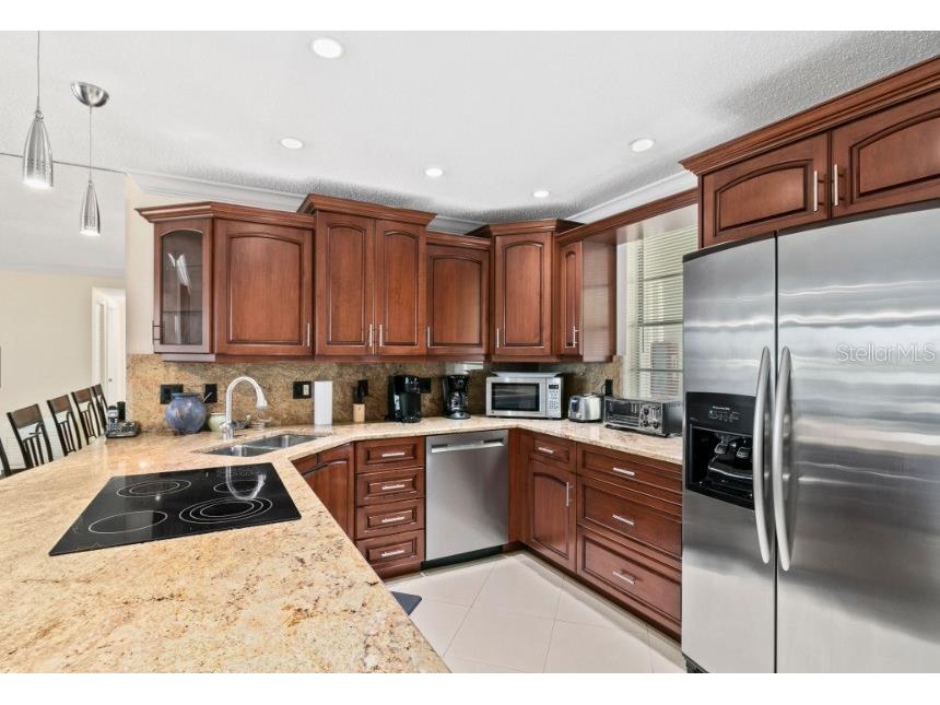 605 Sutton Place #102 Longboat Key FL 34228 A4681310 image8