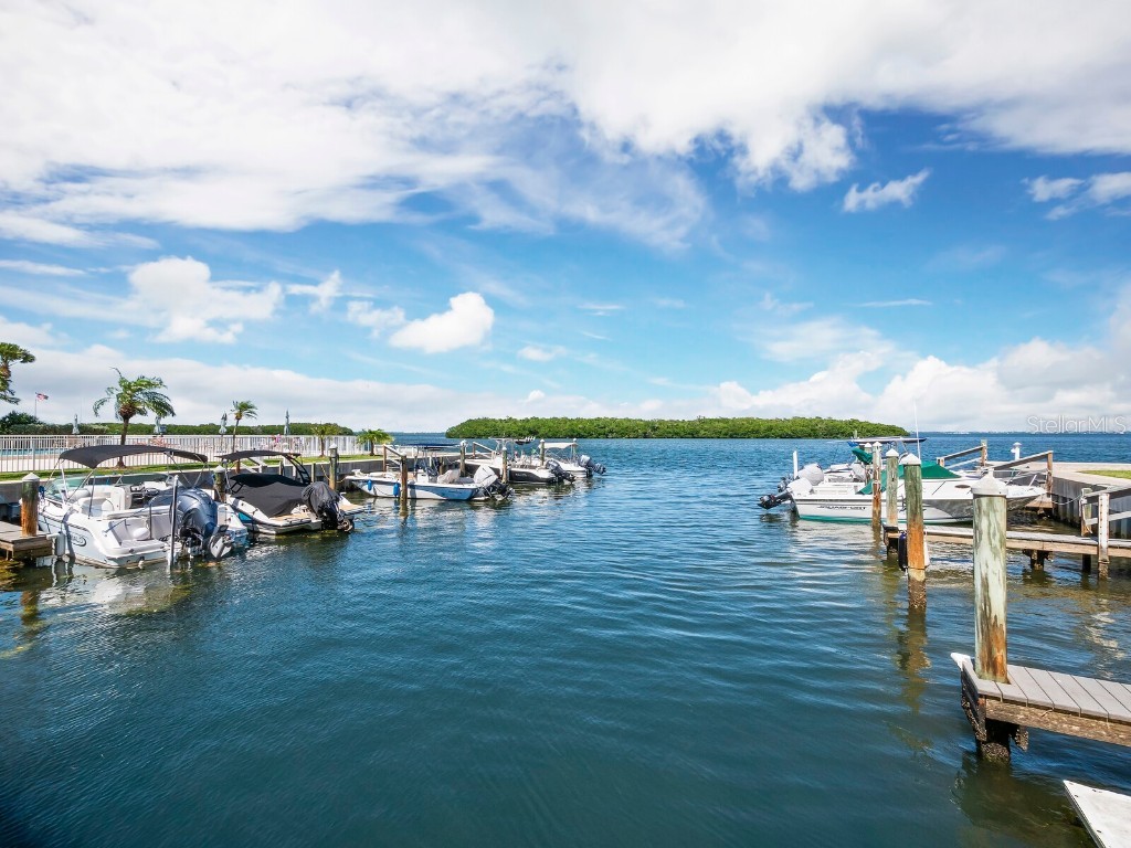 605 Sutton Place 201, Longboat Key, FL, 34228 MLS A4612658 Edina Realty