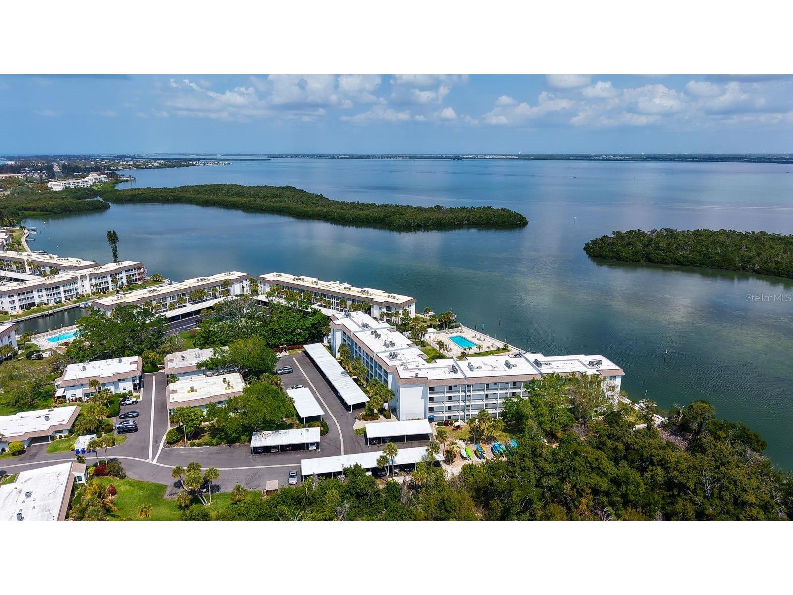 605 Sutton Place #201 Longboat Key FL 34228 - SARASOTA BAY A4687586 image2