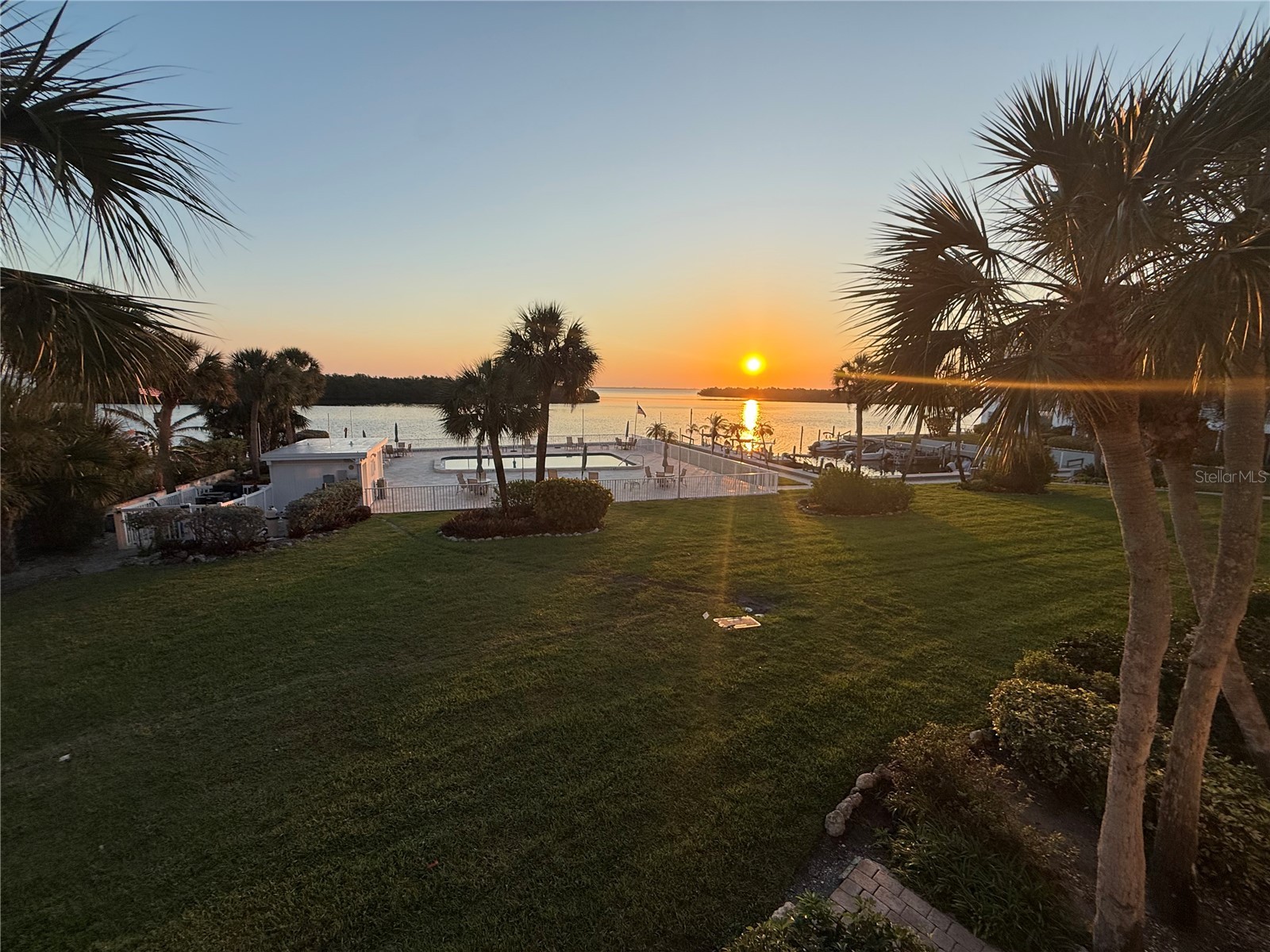 605 Sutton Place #201 Longboat Key FL 34228 - SARASOTA BAY A4687586 image4