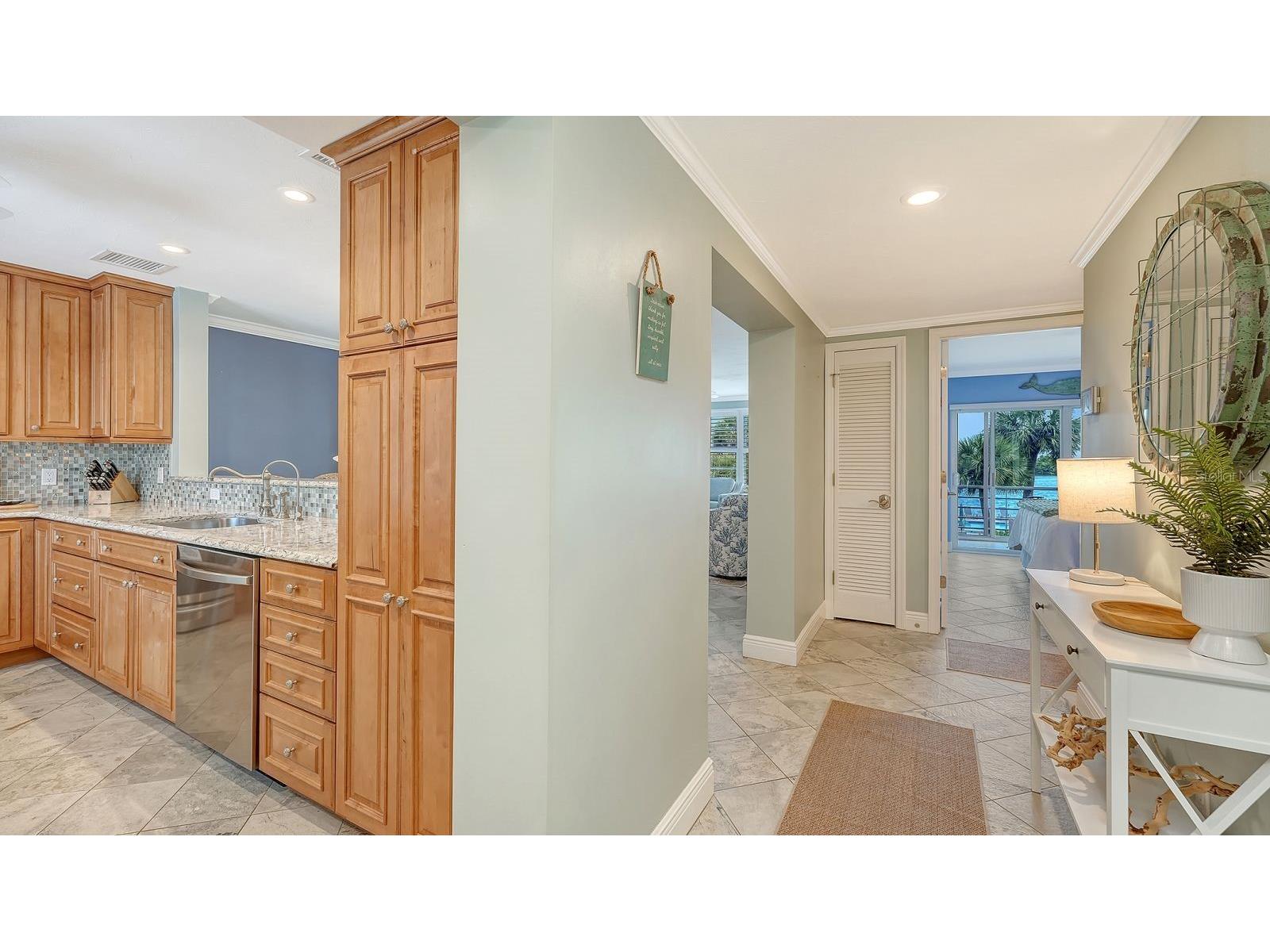 605 Sutton Place #201 Longboat Key FL 34228 - SARASOTA BAY A4687586 image7