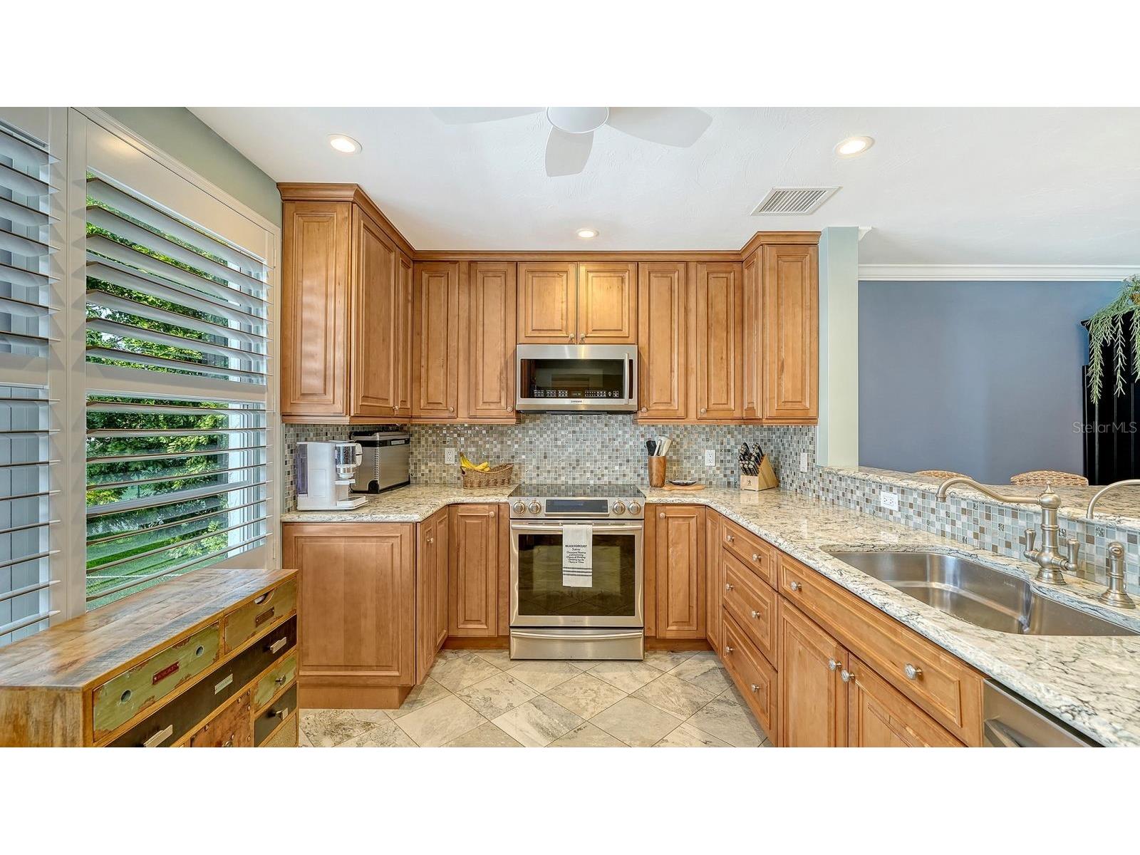 605 Sutton Place #201 Longboat Key FL 34228 - SARASOTA BAY A4687586 image8