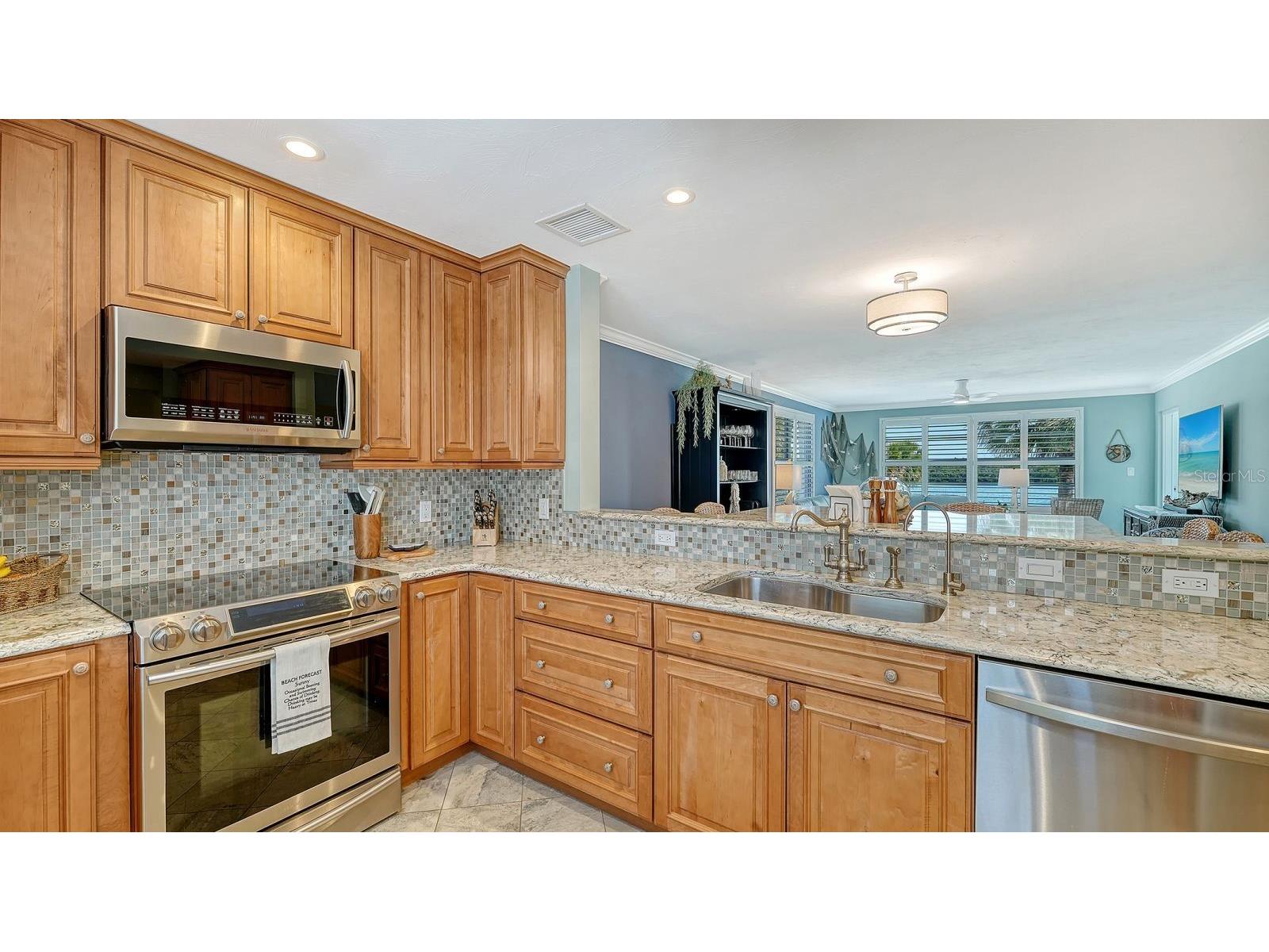 605 Sutton Place #201 Longboat Key FL 34228 - SARASOTA BAY A4687586 image9