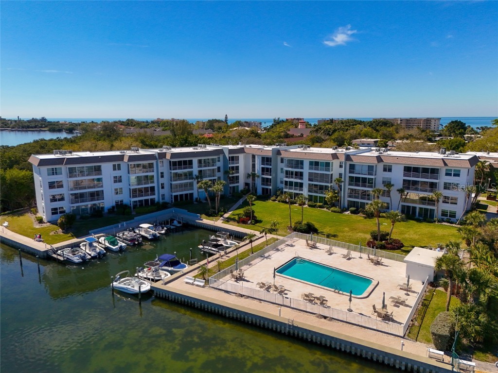 605 Sutton Place #401-A Longboat Key FL 34228 - SARASOTA BAY/INTERCOASTAL A4646582 image1