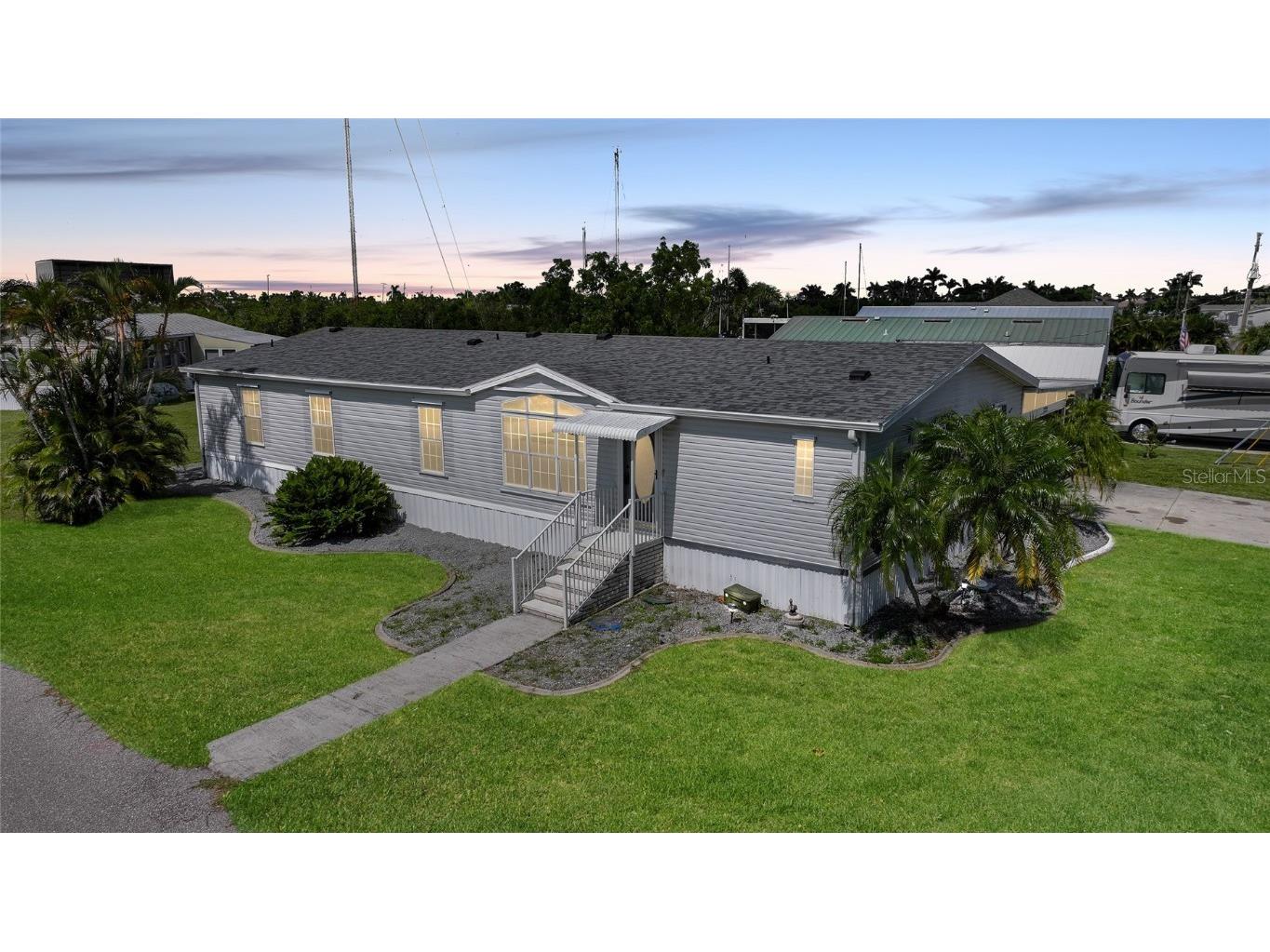 605 Tahiti Court Punta Gorda FL 33950 C7512368 image1