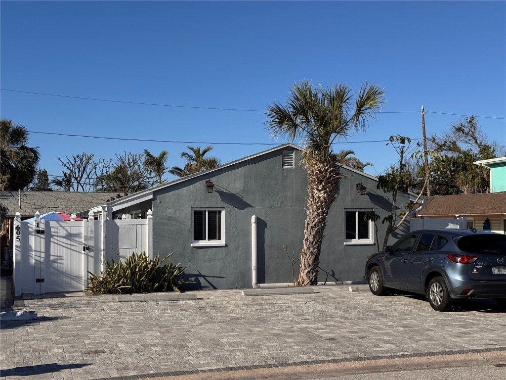605 W 69th Avenue W Saint Pete Beach FL 33706 TB8332639 image1