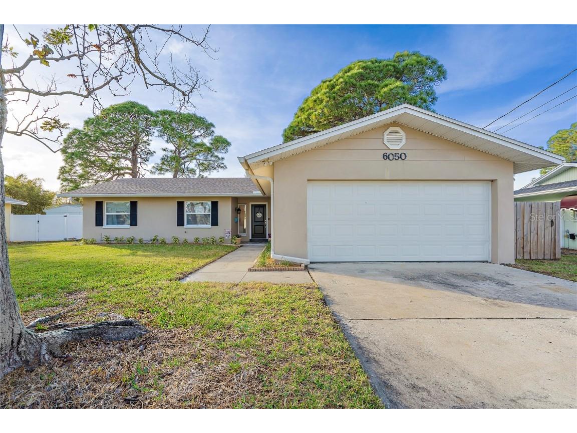 6050 Denver Street NE Saint Petersburg FL 33703 A4595239 image1