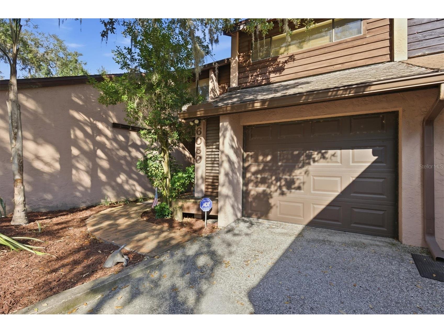 6050 River Trace Road Tampa FL 33617 - HILLSBOROUGH RIVER TB8458895 image1