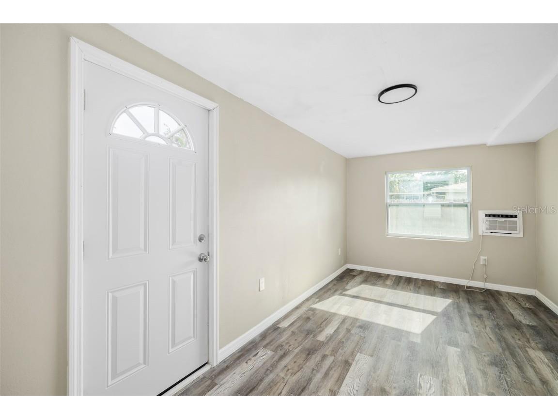 6051 Carlton Avenue Sarasota FL 34231 A4676785 image13