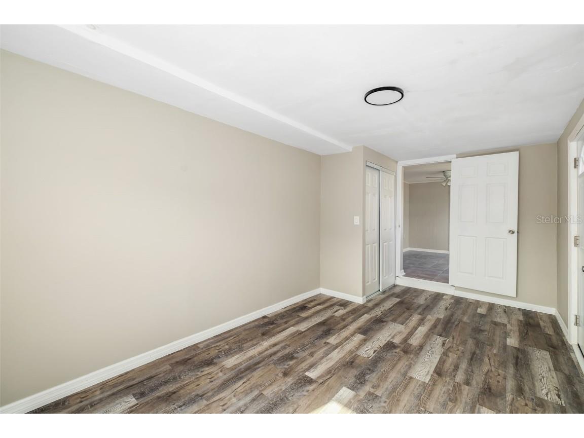 6051 Carlton Avenue Sarasota FL 34231 A4676785 image14