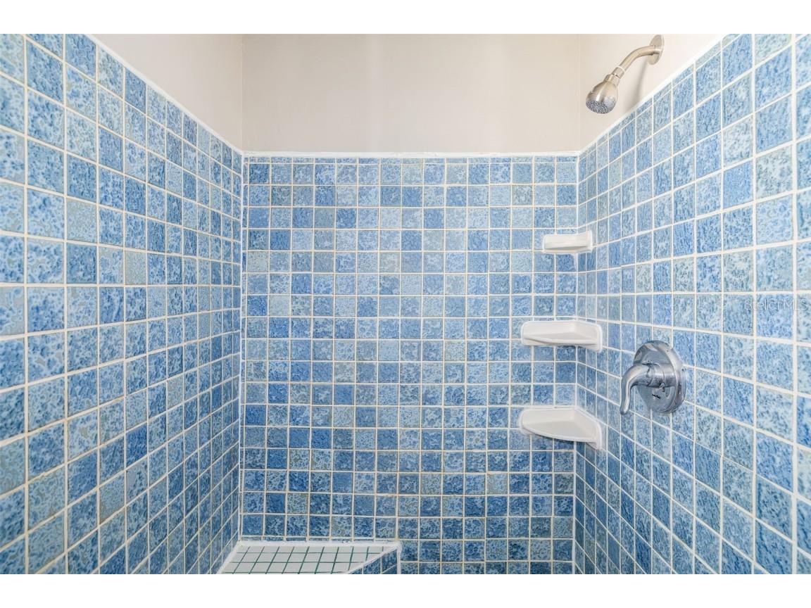 6051 Carlton Avenue Sarasota FL 34231 A4676785 image17