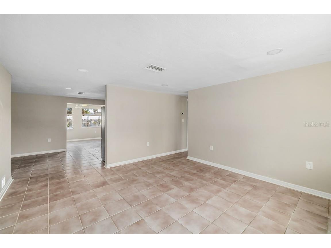 6051 Carlton Avenue Sarasota FL 34231 A4676785 image5