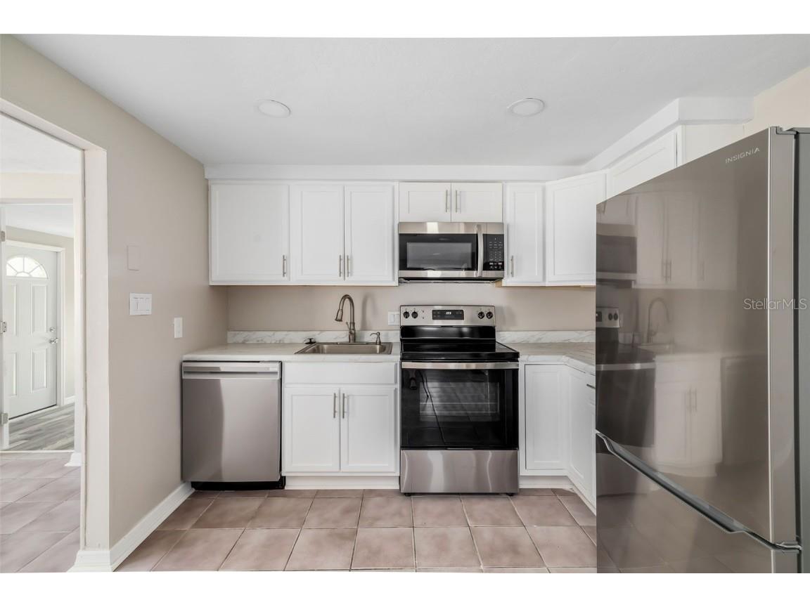 6051 Carlton Avenue Sarasota FL 34231 A4676785 image8