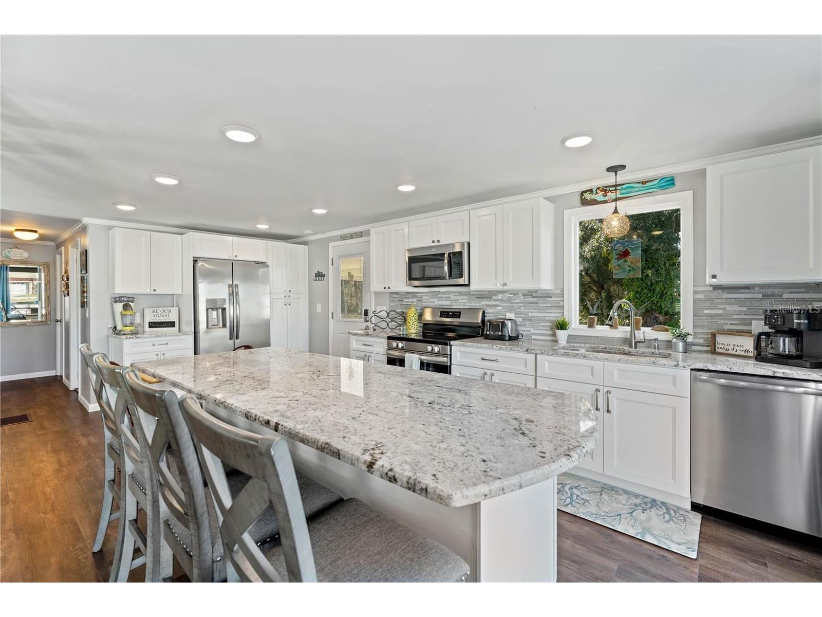 6051 Colony Circle Weeki Wachee FL 34607 W7882584 image13