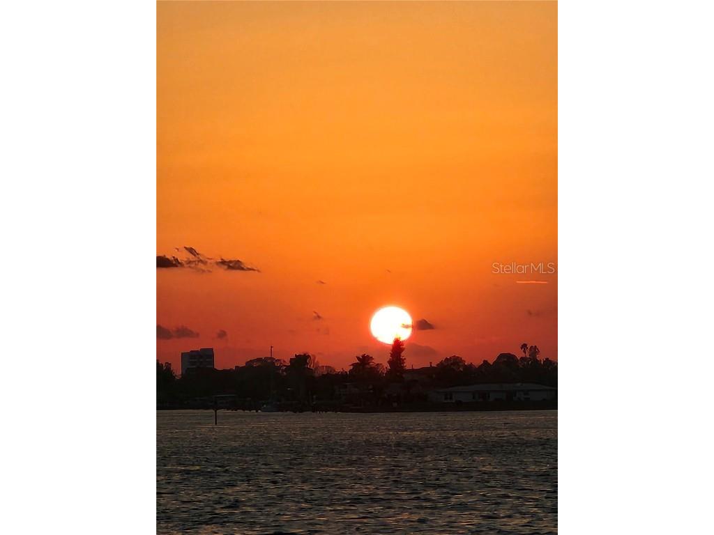 6051 Sun Boulevard #207 Saint Petersburg FL 33715 TB8341708 image1