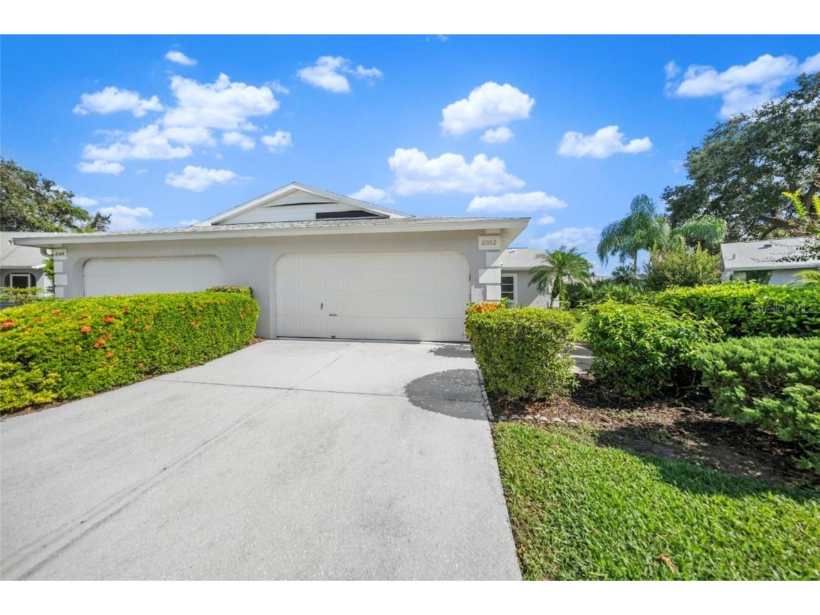 6052 Bonaventure Place Sarasota FL 34243 A4665005 image1