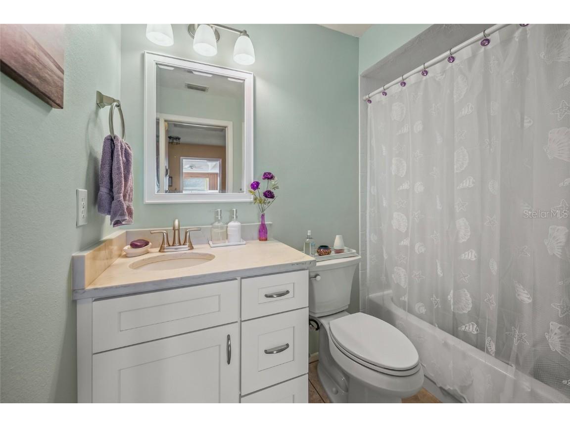 6052 Bonaventure Place Sarasota FL 34243 A4665005 image16