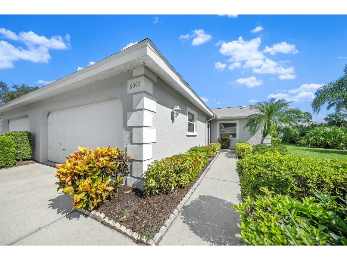 6052 Bonaventure Place Sarasota FL 34243 A4665005 image2
