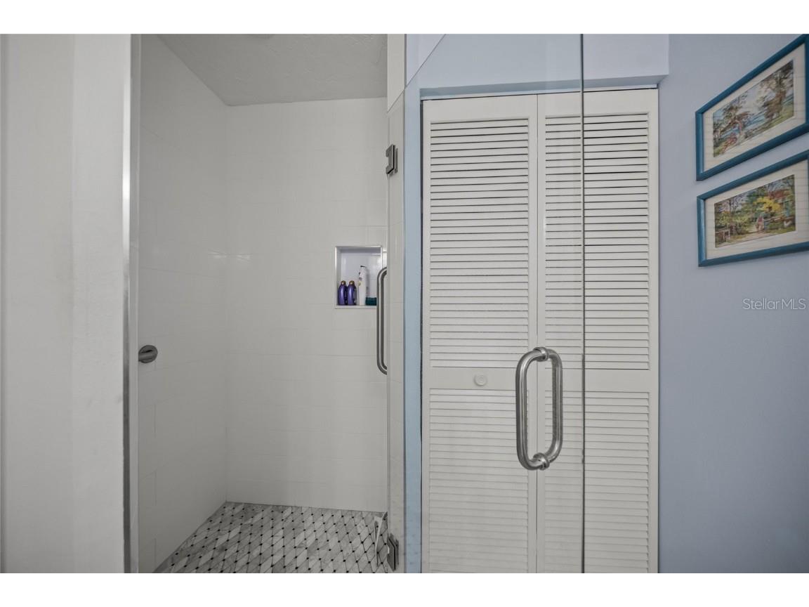 6052 Bonaventure Place Sarasota FL 34243 A4665005 image20