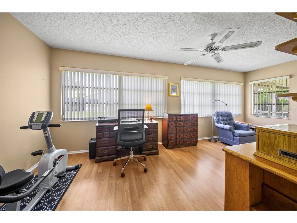 6052 Bonaventure Place Sarasota FL 34243 A4665005 image23