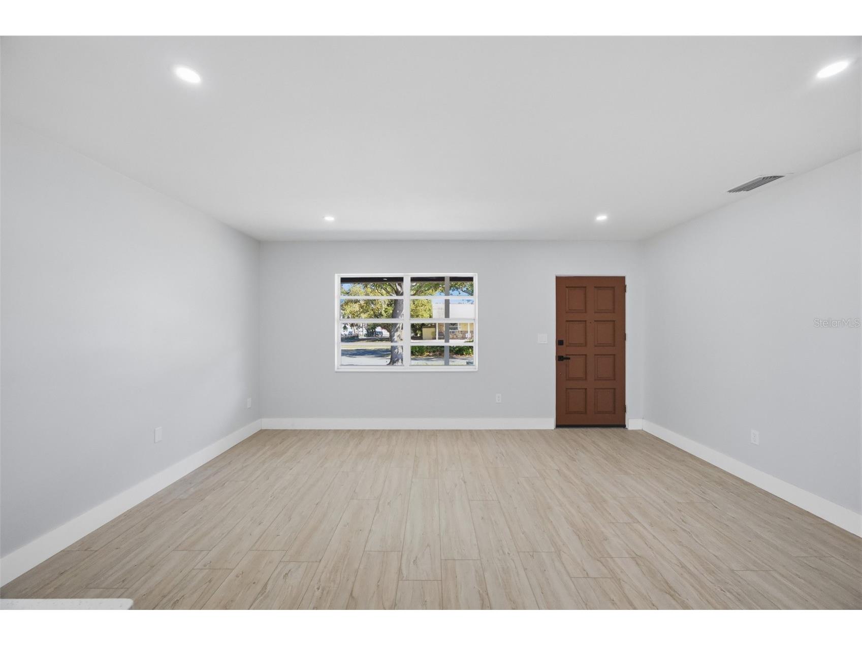 6052 Central Avenue New Port Richey FL 34653 TB8490764 image12