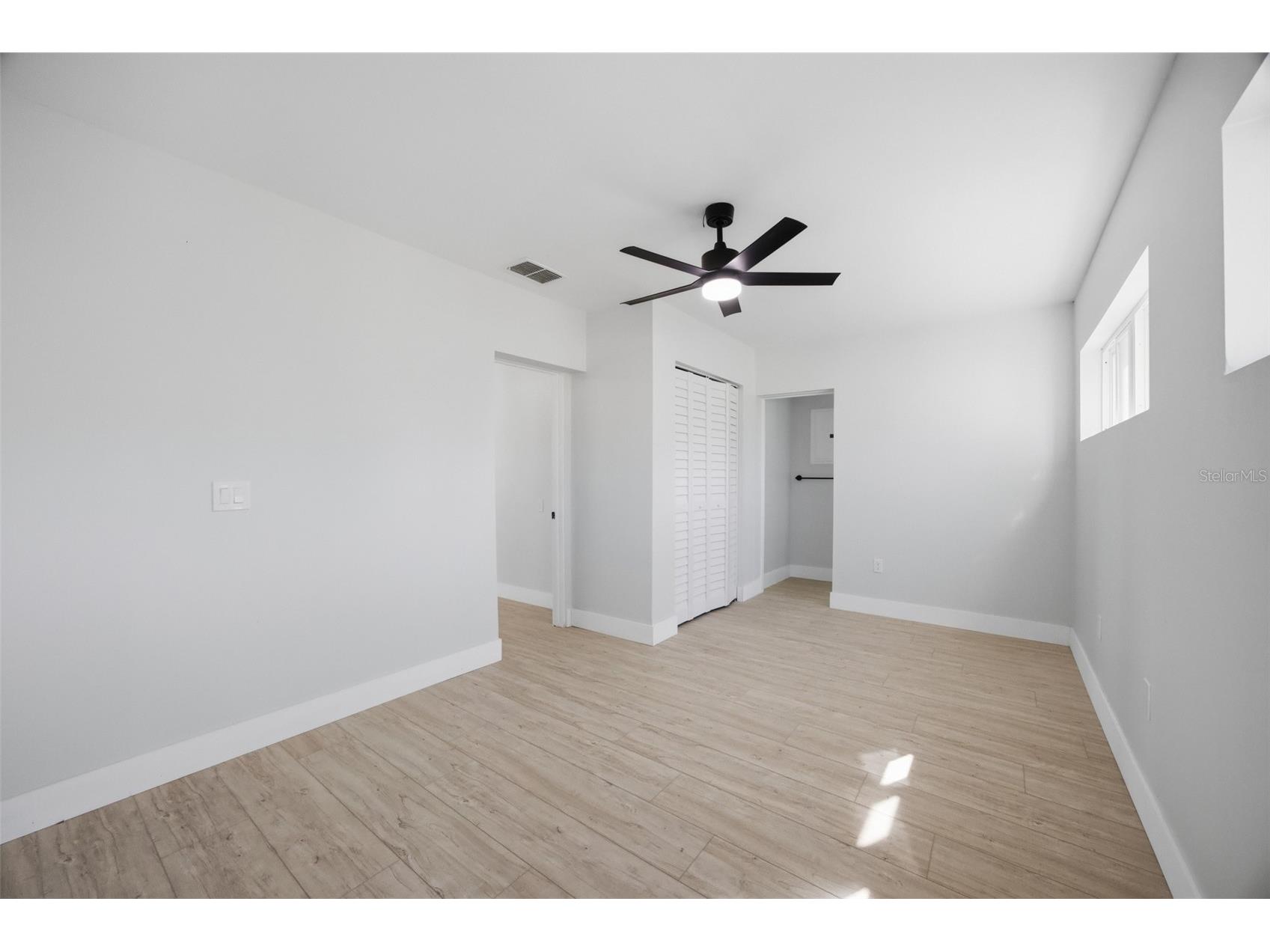 6052 Central Avenue New Port Richey FL 34653 TB8490764 image19